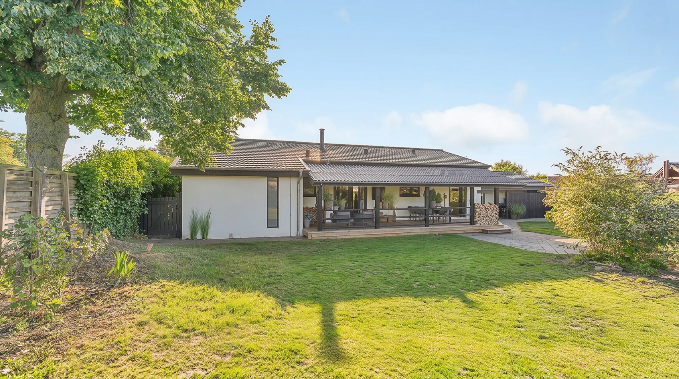 Huset set fra haven